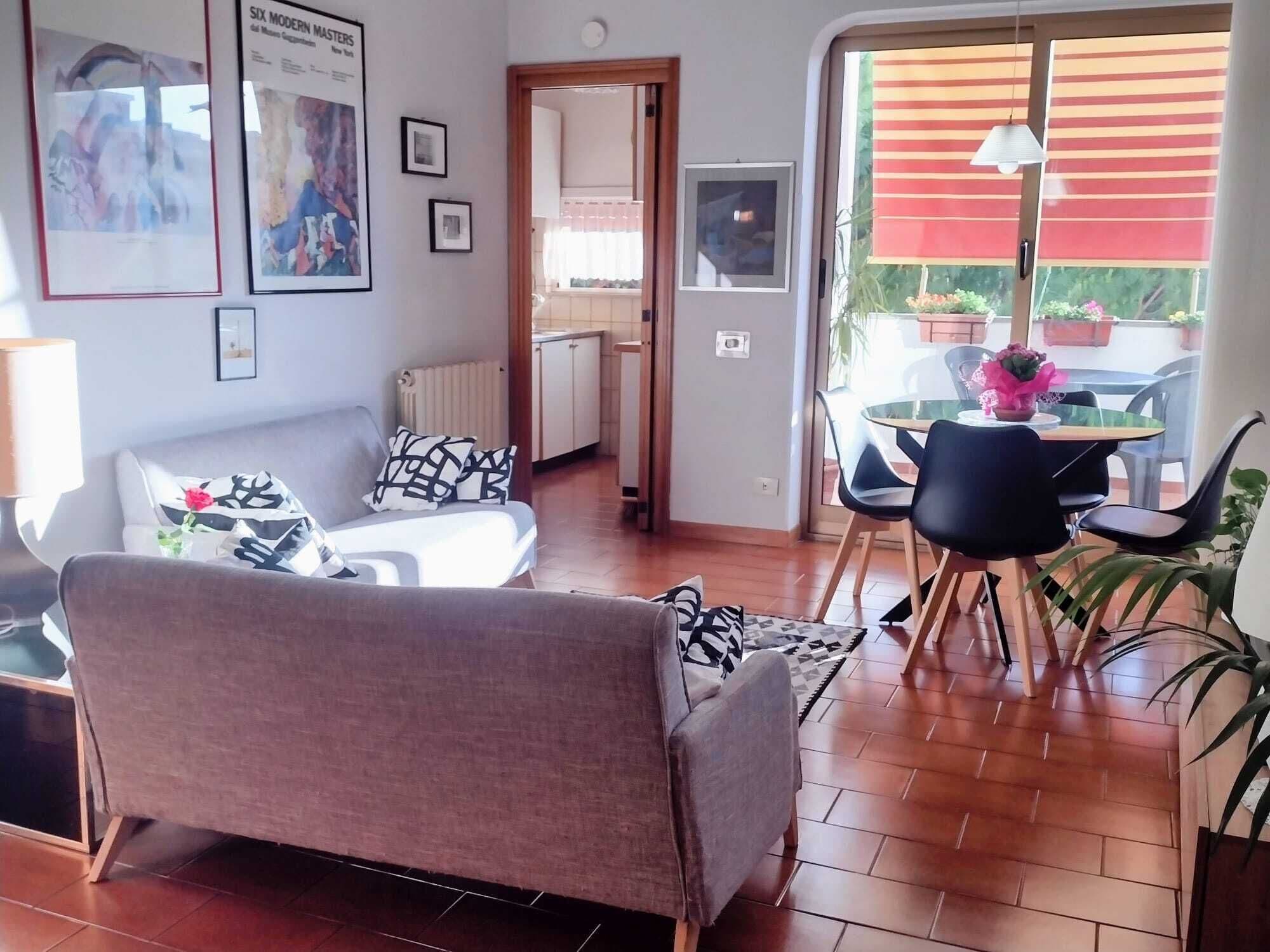 Smart-TV, Bücher, Arbeitsbereiche