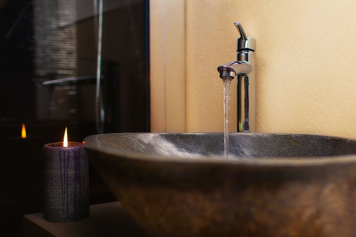 Bathroom sink