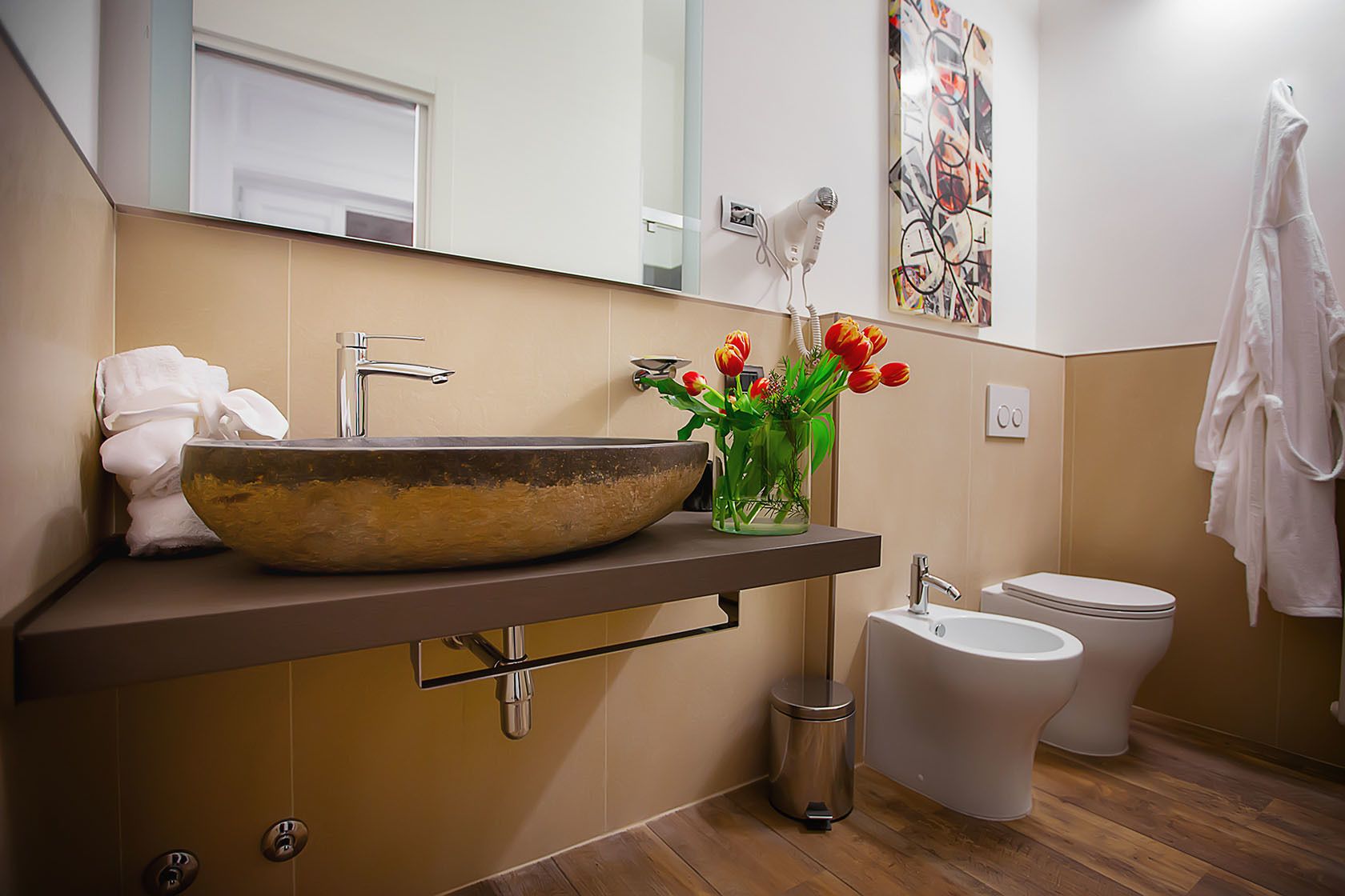 suite (la cattedrale) | bathroom | shower, free toiletries, hair dryer, bathrobes