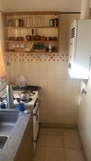 Traditioneel appartement, Meerdere bedden, niet-roken | Privékeuken | Een koelkast, een microgolfoven, een oven, een kookplaat