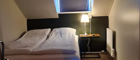 Double Room, Shared Bathroom (Small) | Blackout curtains, soundproofing, rollaway beds, free WiFi