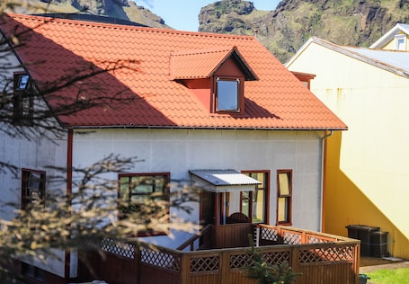 Blick auf den Garten. Lava Guesthouse