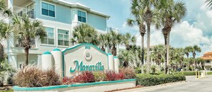 Exterior - ⭐️Beautiful House In Maravilla! 5-Min Walk to Beach! Beachfront Pool, Hot Tub!⭐️ (Destin)