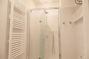 Double Room, Ensuite | Bathroom shower - Cicerone 60 (Rome)
