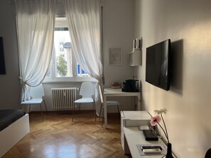 Quarto triplo, suíte | 1 quarto, roupas de cama premium, edredons de pluma