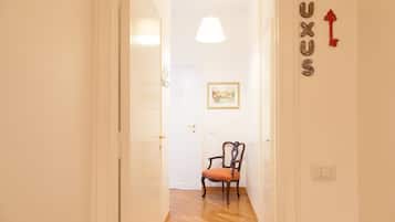 Driepersoonskamer, en-suite badkamer | 1 slaapkamer, luxe beddengoed, donzen dekbedden