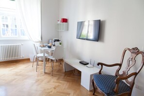 Habitació triple, amb bany privat | Equipament de l'habitació