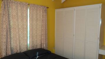 House, 3 Bedrooms, Non Smoking | Individually furnished, desk, iron/ironing board, free WiFi