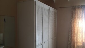 Casa, 3 quartos, para não fumantes | Escrivaninha, ferros/tábuas de passar roupa, Wi-Fi de cortesia
