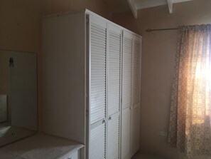 Maison, 3 chambres, non-fumeur | Ameublement unique, bureau, fer et planche à repasser