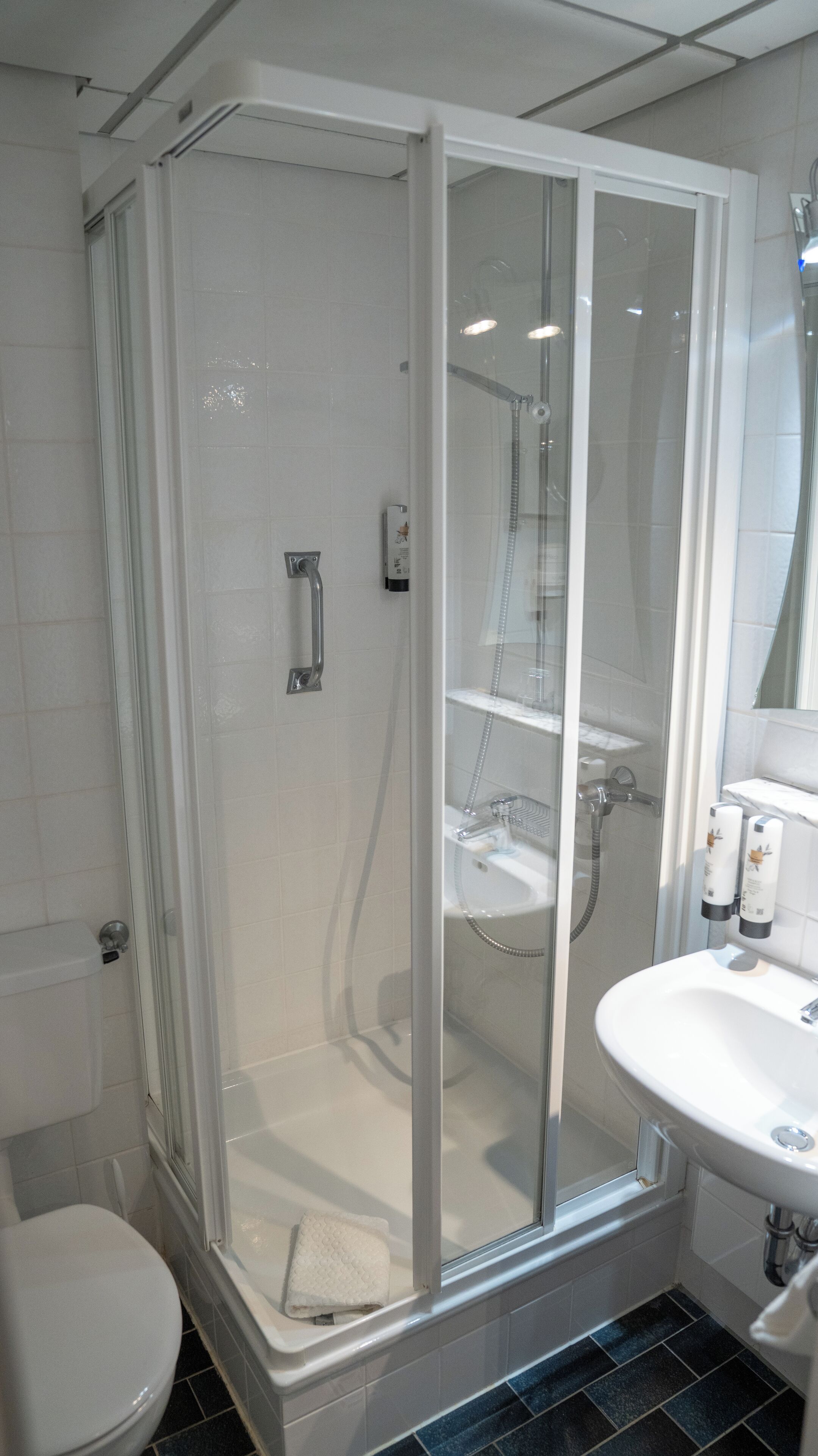 in-room safe, desk, laptop workspace, free wifi