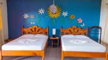 Minibar, truy cập Internet không dây miễn phí, bộ trải giường