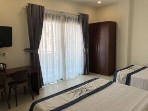 Egyptian cotton sheets, premium bedding, Tempur-Pedic beds, minibar - Victory Airport Hotel (Ho Chi Minh City)