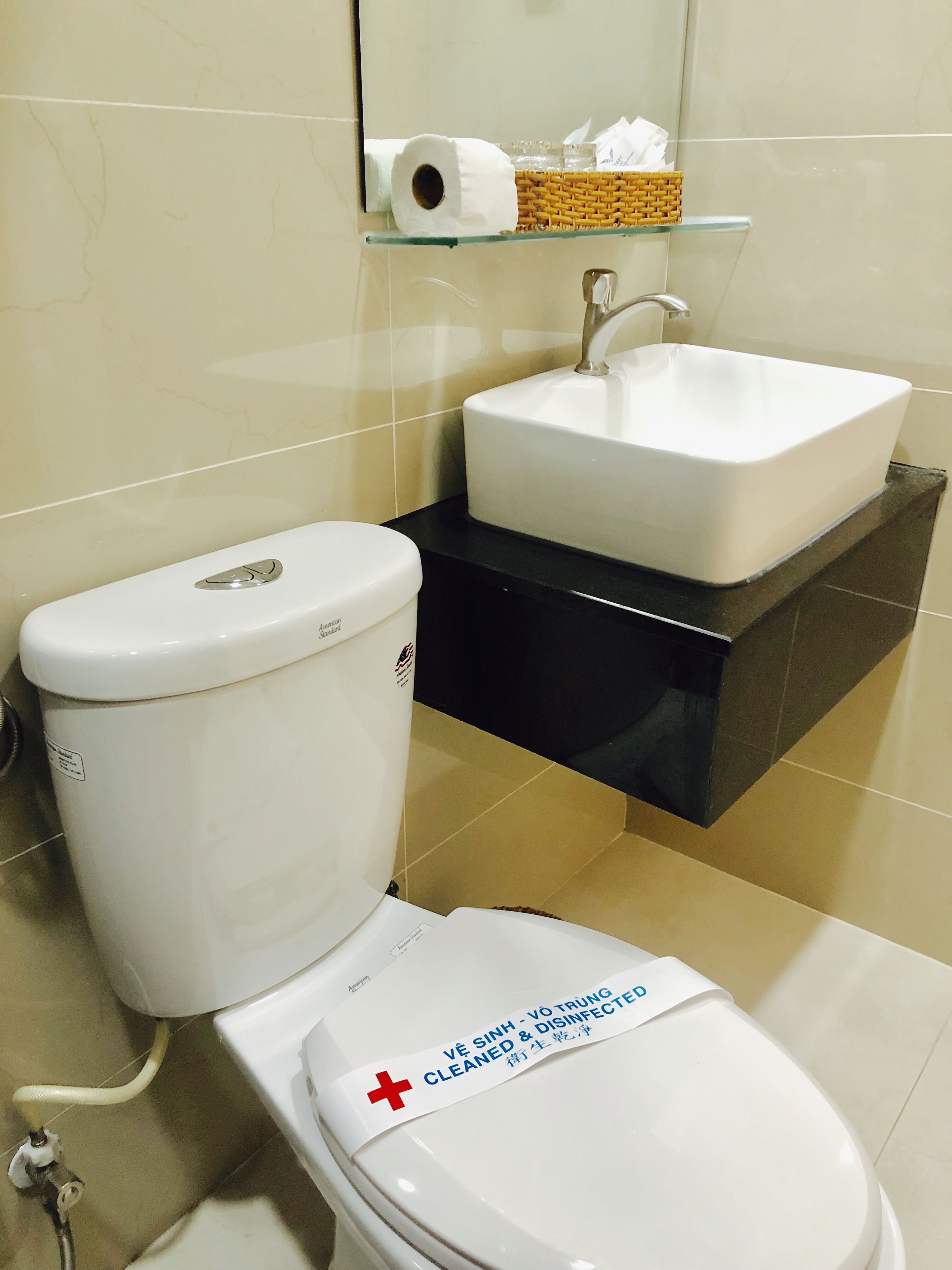 comfort double room | bathroom | free toiletries, hair dryer, slippers, bidet
