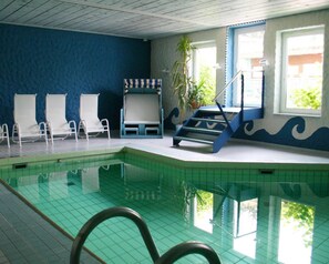 Innendørsbasseng