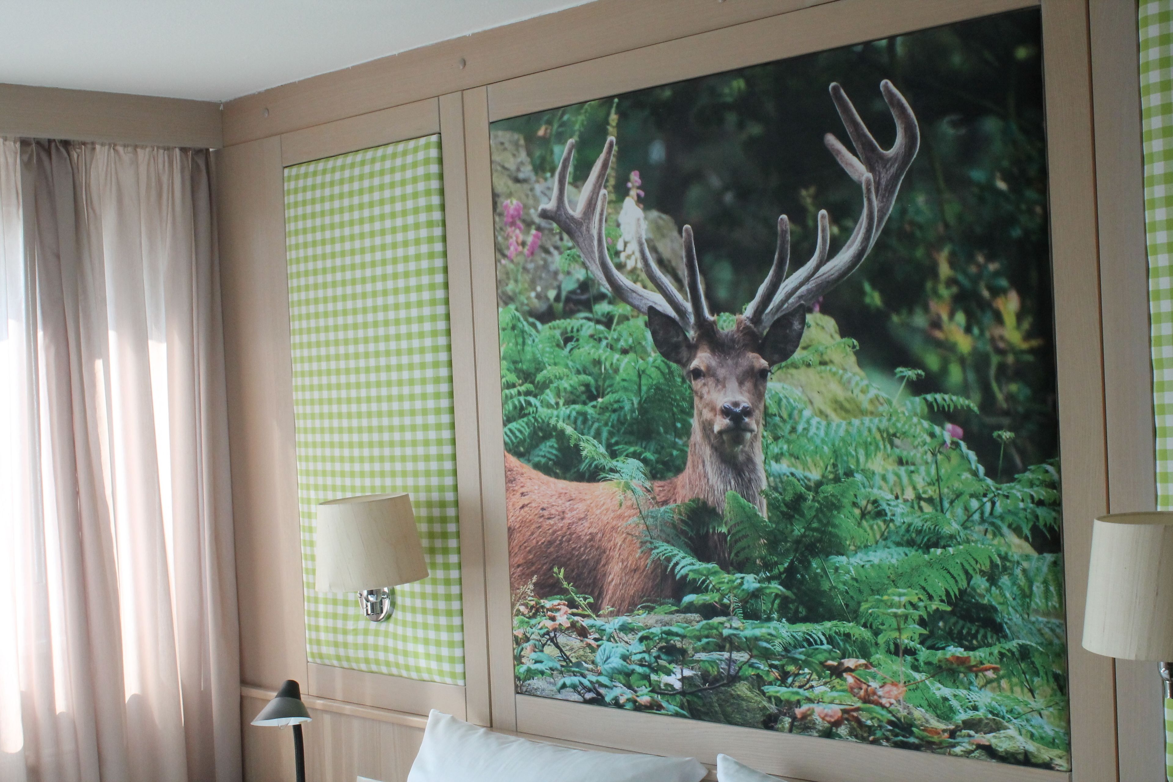 comfort single room | in-room safe, bed sheets