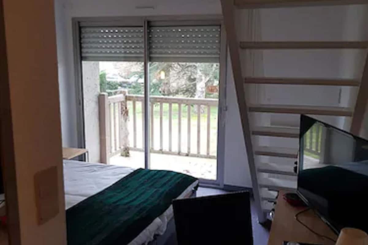 Chambre Quadruple Confort, plusieurs lits, non-fumeur, vue piscine