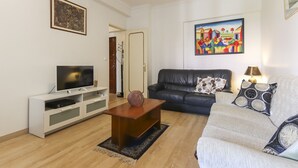Unclassified image, 2 of 34, button - Olaias Classic by Homing (Lisbon)