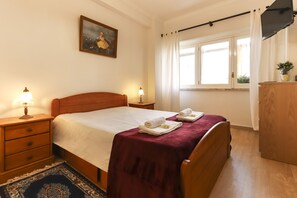 Apartment, 2 Bedrooms, Kitchen | 2 bedrooms, iron/ironing board, free WiFi, bed sheets - Olaias Classic by Homing (Lisbon)