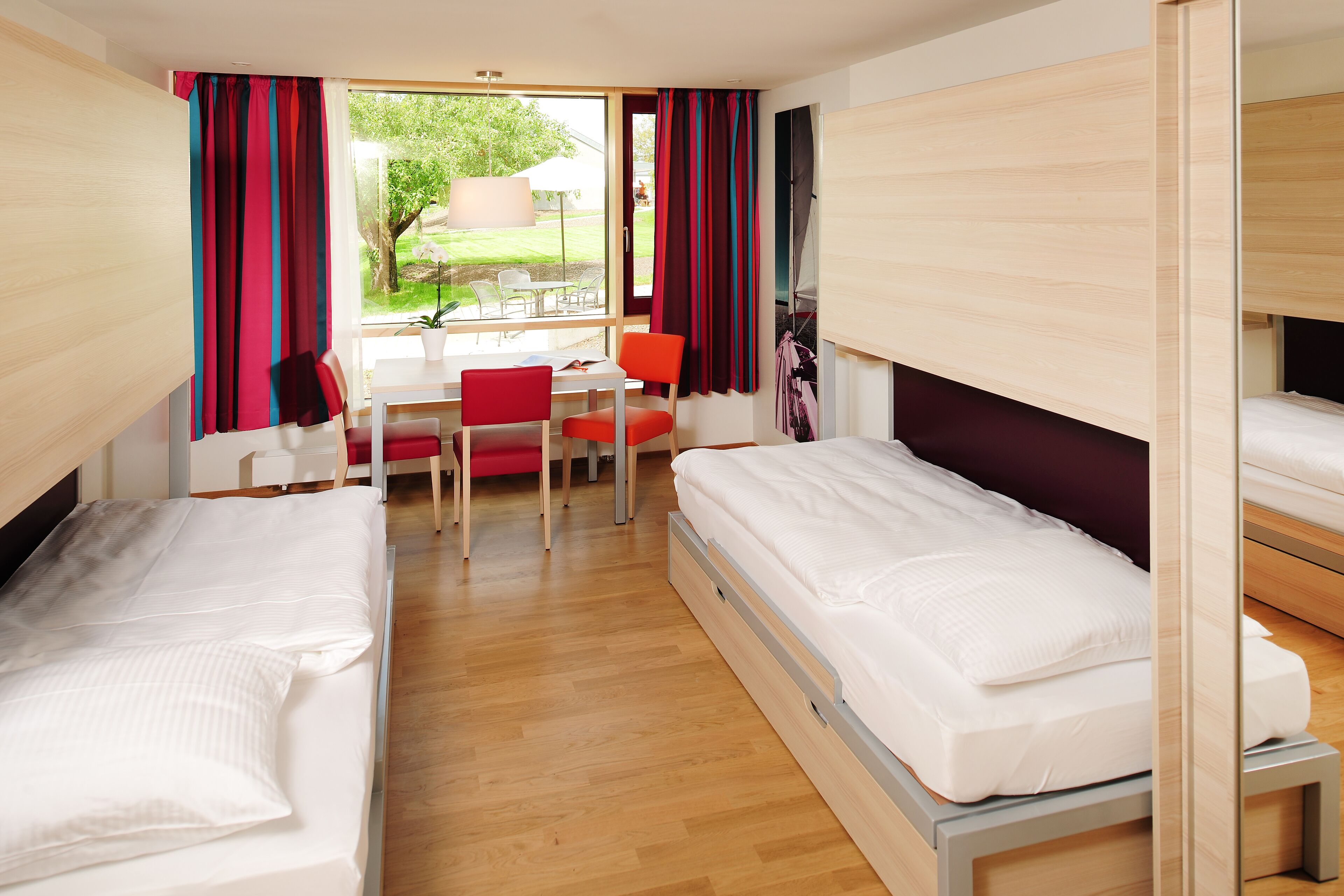 double room (small) | desk, laptop workspace, free wifi, wheelchair access