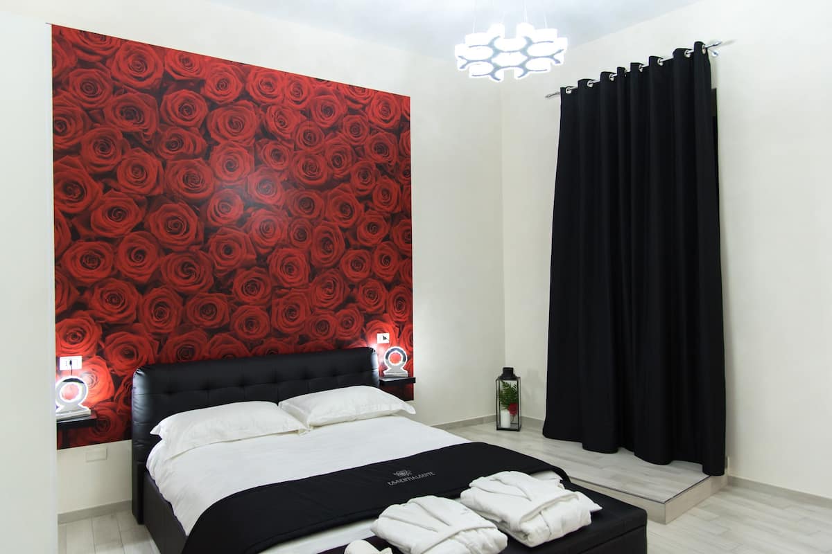 Exclusive Suite, 1 Queen Bed (Elegant Suite) | Minibar, free WiFi, bed sheets