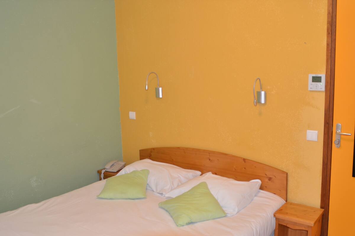 Standard Room, 1 Queen Bed, Non Smoking | Blackout curtains, soundproofing, iron/ironing board (on request)