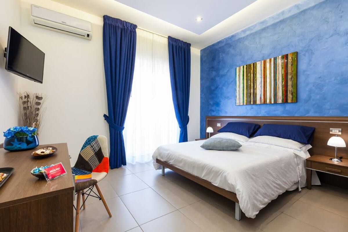 Minibar, desk, soundproofing, iron/ironing board