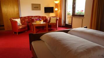 Kamar Quadruple, kamar mandi pribadi | Area keluarga | TV layar datar