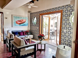 Casa estándar, varias habitaciones, cocina, vista a la ciudad | Servicio a la habitación