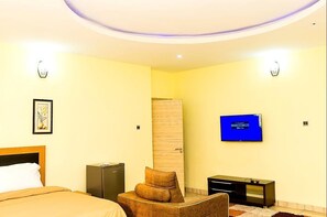 Villa Deluxe | 6 camere, una scrivania, ferro/asse da stiro, lenzuola