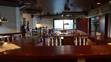 Bar (in der Unterkunft)