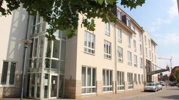 Mặt tiền nơi lưu trú