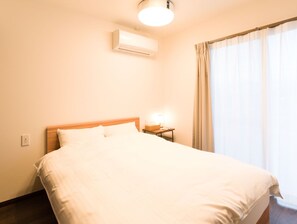 Individuell inredning, unika möbler, skrivbord och strykjärn/strykbräda