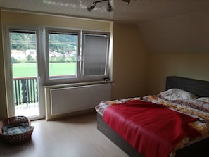 Lägenhet Deluxe - utsikt mot bergen | 2 sovrum, minibar, individuell inredning och unika möbler