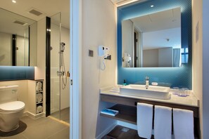 Standard Room, Multiple Beds - Holiday Inn Express Guilin City Center by IHG (Guilin)