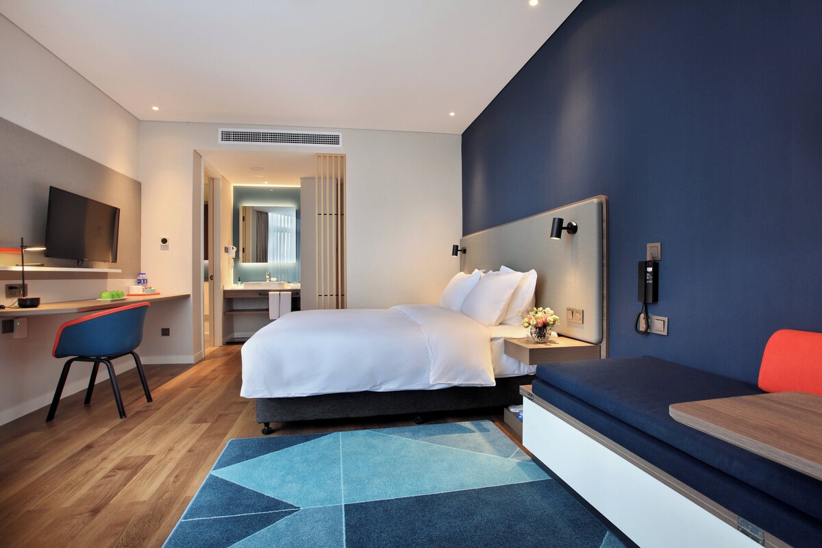 Cofres nos quartos, Wi-Fi de cortesia, roupa de cama