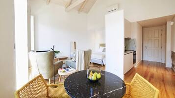 Superior Apartment, Balcony | Individually decorated, individually furnished, soundproofing