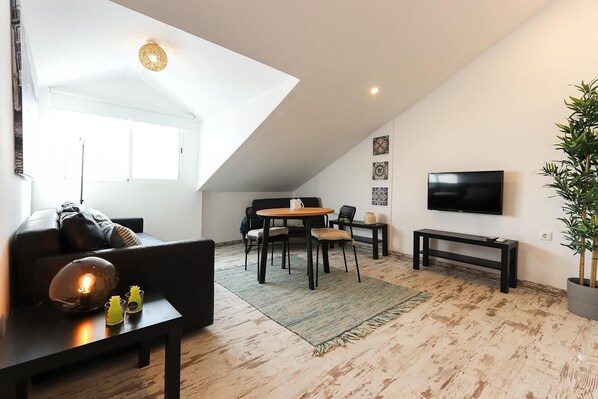 Een flatscreentelevisie