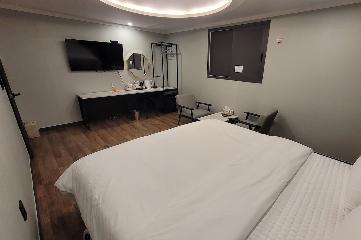 Kamar Premium | Wi-Fi gratis dan seprai linen