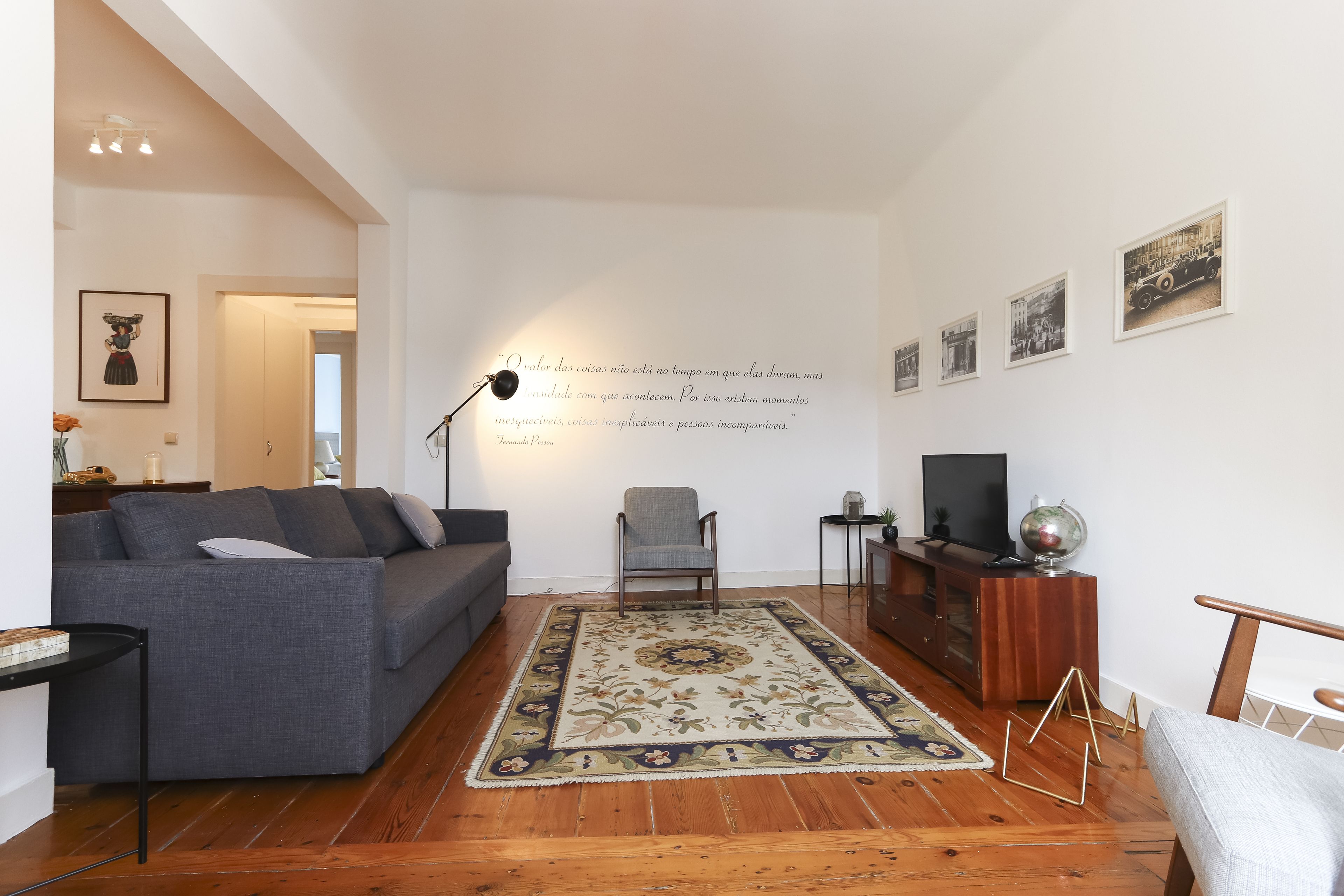 Apartment, 2 Bedrooms, Balcony | Living room | Flat-screen TV