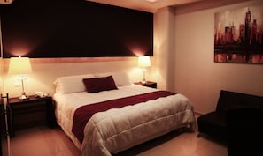 Business Room, 2 Double Beds, Accessible, Non Smoking | In-room safe, individually decorated, individually furnished - Art Hotel Group (Aguascalientes)