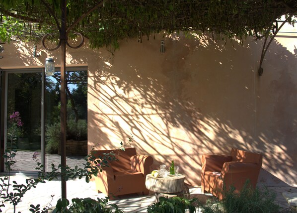 Front of property - Mas Du Petit Claux (Barbentane)