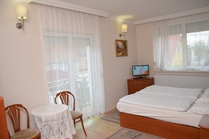 Double Room with Balcony or Terrace | Bureau, espace de travail pour ordinateur portable, Wi-Fi gratuit