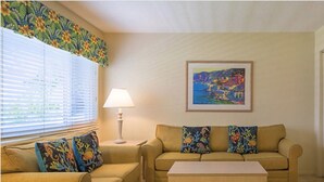 Suite, 2 Bedrooms, Kitchen | Living area | Flat-screen TV - Via Roma Beach Resort 2 Bdrm (Bradenton Beach)