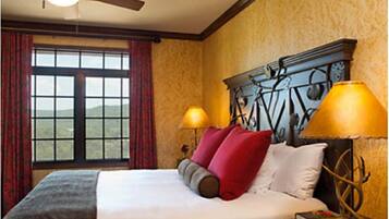 Suite, 1 Bedroom | 1 bedroom, individually decorated, individually furnished