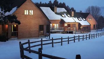 House, 2 Bedrooms | Front of property