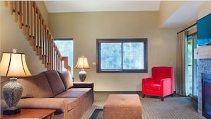 House, 2 Bedrooms | Living area - Wisconsin Dells Christmas Mtn Resort 102 (Wisconsin Dells)