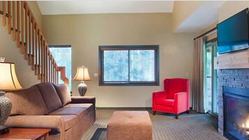 House, 2 Bedrooms | Living area | TV, fireplace