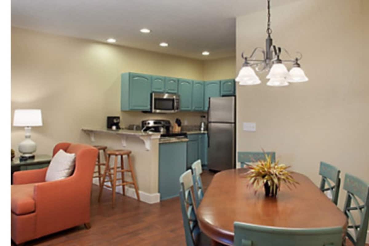 Condo, 2 Bedrooms, Fireplace | In-room dining