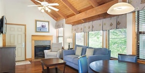 House, 1 Bedroom | Living area | Fireplace - Laurel Crest NO Resort Fee 1bdr Dlx 101 (Pigeon Forge)